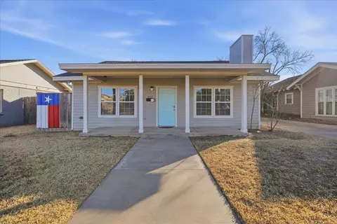 2217 14th St, Lubbock, TX 79401