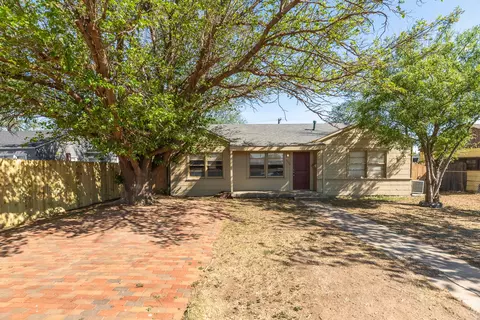 1304 42nd St, Lubbock, TX 79412