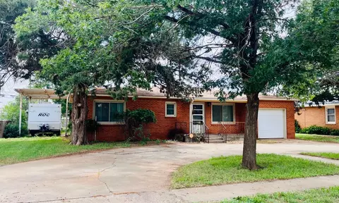 1012 E Oak St, Brownfield, TX 79316