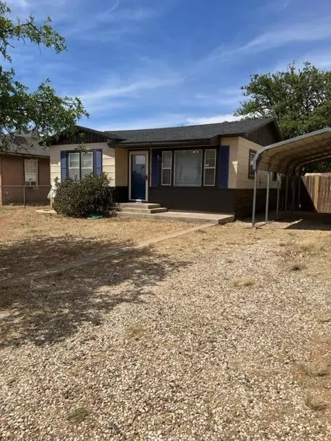 2312 N 1st St, Tahoka, TX 79373