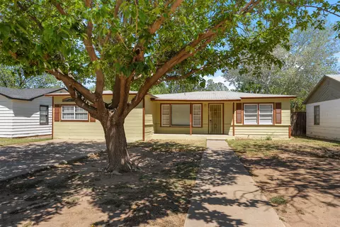 4004 33rd St, Lubbock, TX 79410