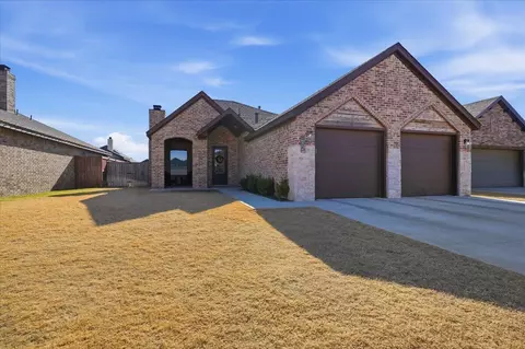 805 N 5th St, Wolfforth, TX 79382