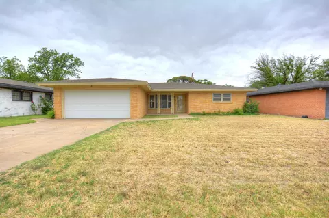 5224 9th St, Lubbock, TX 79416