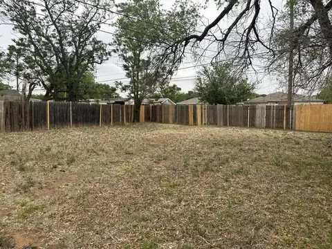 Exterior - 2011 38th St, Lubbock, TX 79412 photo 7 of 7
