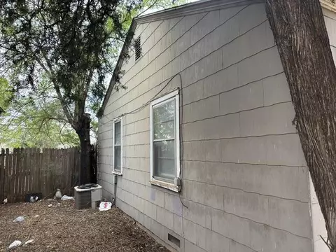 Exterior - 2011 38th St, Lubbock, TX 79412 photo 6 of 7