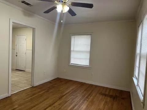 Living - 2011 38th St, Lubbock, TX 79412 photo 2 of 4