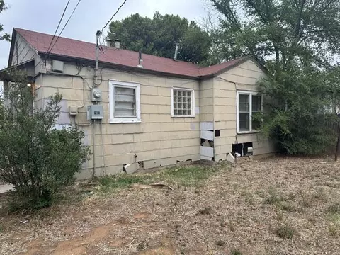 Exterior - 2011 38th St, Lubbock, TX 79412 photo 2 of 7