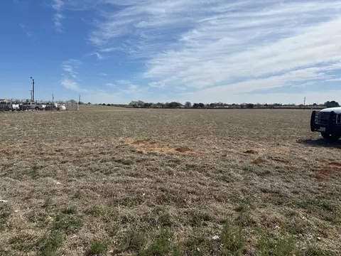 1717 West Ave, Levelland, TX 79336
