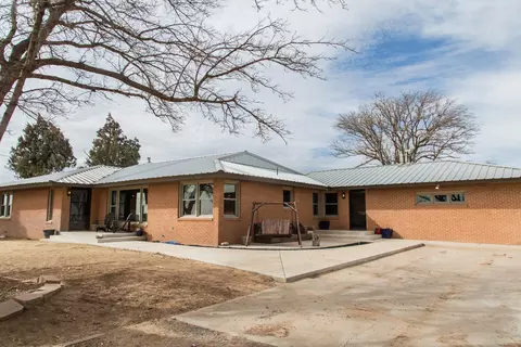 930 Sun Rd, Plainview, TX 79072