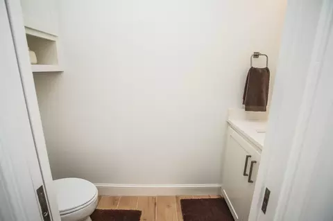 Bath - 209 S Holliday St, Plainview, TX 79072 photo 5 of 5