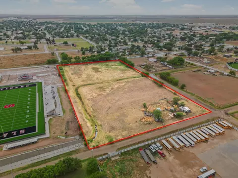 800 W Dickens St, Slaton, TX 79364
