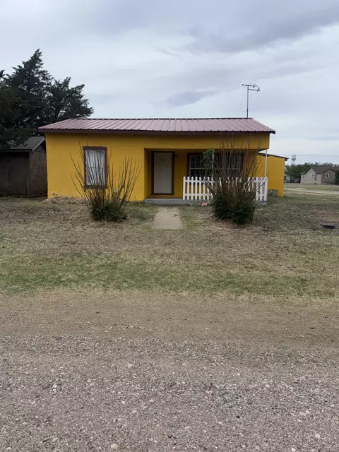 115 Duggan Ave, Anton, TX 79313