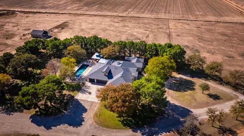 9009 County Rd 7500, Wolfforth, TX 79382