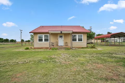 618 W 1st St, Crosbyton, TX 79322