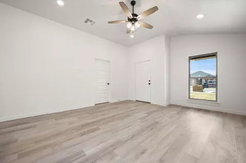 2412 Bryan Ave, Wolfforth, TX 79382 photo 6
