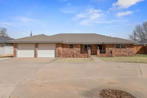 308 W 6th St, Sundown, TX 79372