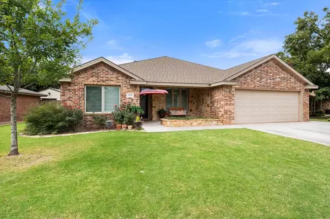 1009 Dogwood Ave, Idalou, TX 79329