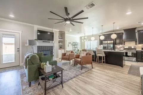 6906 16th St, Lubbock, TX 79416