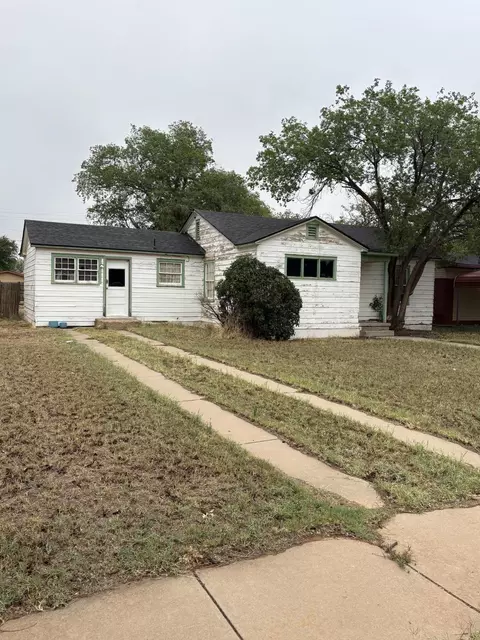 707 E Lake St, Brownfield, TX 79316
