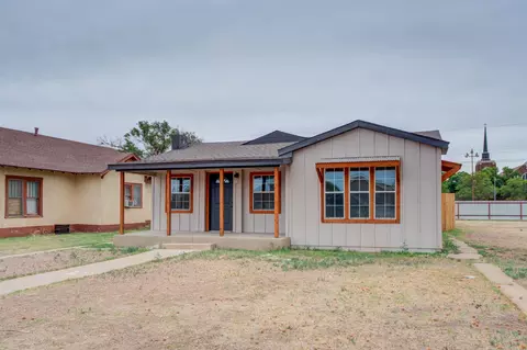 315 W Garza St, Slaton, TX 79364