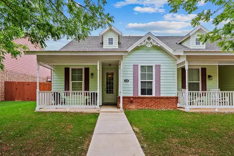 2128 10th St, Lubbock, TX 79401