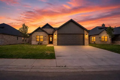 1115 N 6th St, Wolfforth, TX 79382