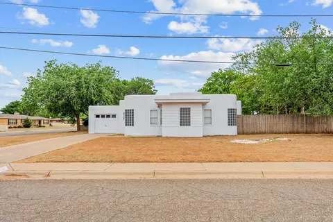 2300 N 2nd St, Tahoka, TX 79373