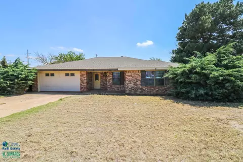 705 W Virginia St, Floydada, TX 79235