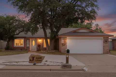 1108 S Howell St, Brownfield, TX 79316