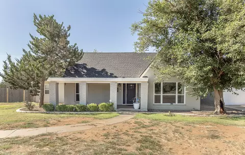304 Cactus Dr, Levelland, TX 79336