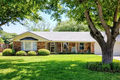 1007 W Edwards St, Olney, TX 76374