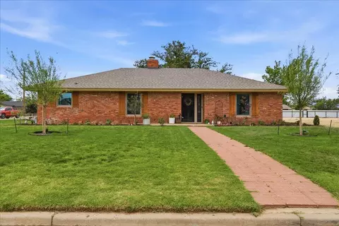 1401 Avenue N, Ralls, TX 79357