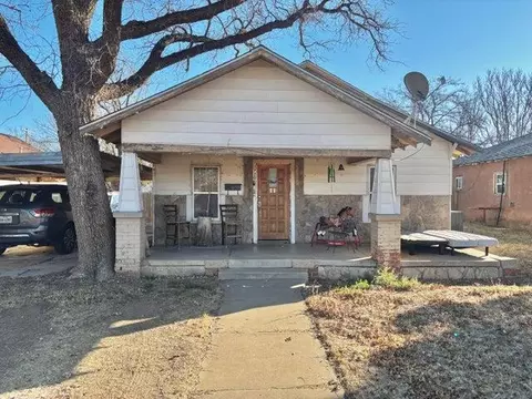 720 S 11th St, Slaton, TX 79364