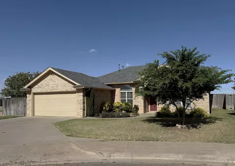 1515 Yorkshire Ave, Wolfforth, TX 79382