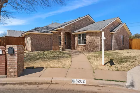 8202 Clinton Ave, Lubbock, TX 79424
