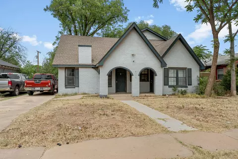 2112 27th St, Lubbock, TX 79411