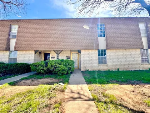 4707 48th St, Lubbock, TX 79414