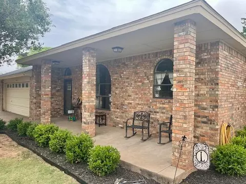 Exterior - 1417 Kings, Plainview, TX 79072 photo 3 of 5