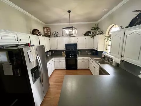 Kitchen - 1417 Kings, Plainview, TX 79072 photo 1 of 1