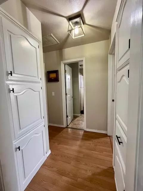 Entry Way - 1417 Kings, Plainview, TX 79072 photo 3 of 3