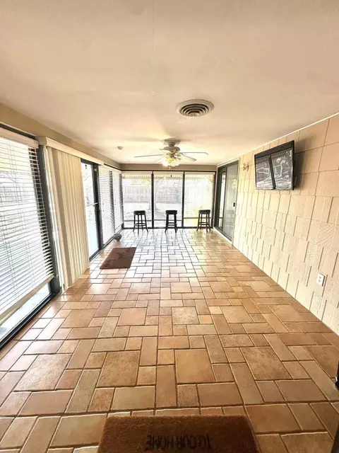Exterior - 1305 Itasca St, Plainview, TX 79072 photo 4 of 10