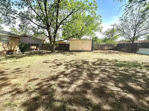 Exterior - 1305 Itasca St, Plainview, TX 79072 photo 9 of 10
