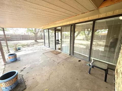 Exterior - 1305 Itasca St, Plainview, TX 79072 photo 7 of 10