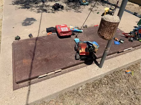 Exterior - 207 SE 5th St, Plainview, TX 79072 photo 6 of 8