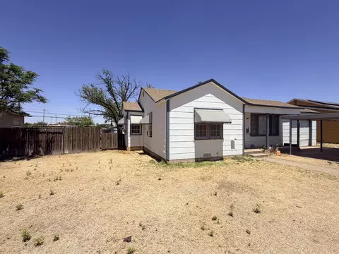 Exterior - 207 SE 5th St, Plainview, TX 79072 photo 2 of 8