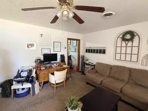 Living - 207 SE 5th St, Plainview, TX 79072 photo 1 of 2