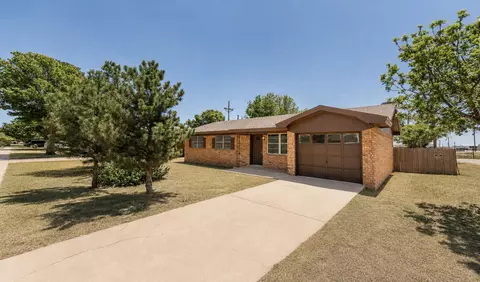845 9th St, Wolfforth, TX 79382