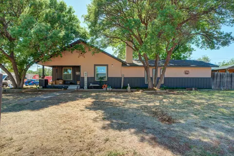 2101 Avenue J, Tahoka, TX 79373