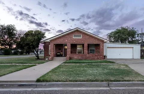 450 W Lubbock St, Slaton, TX 79364