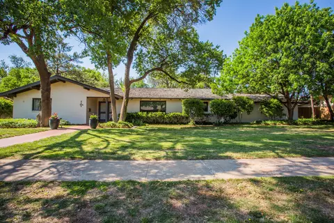 4609 10th St, Lubbock, TX 79416